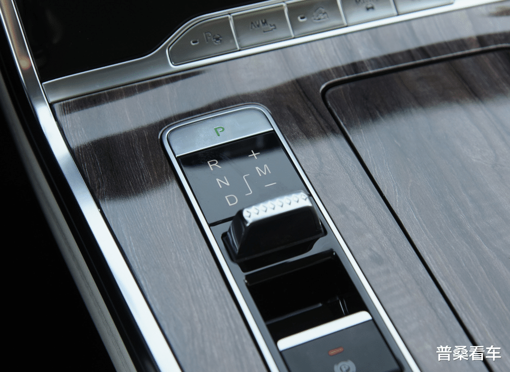 奇瑞|国产最强“巨无霸”!尺寸直逼途昂,2.0T爆254Ps,还带人脸识别