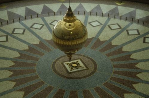 太空|如何证明地球在转动?把石头吊在空中,令人惊讶的一幕出现了