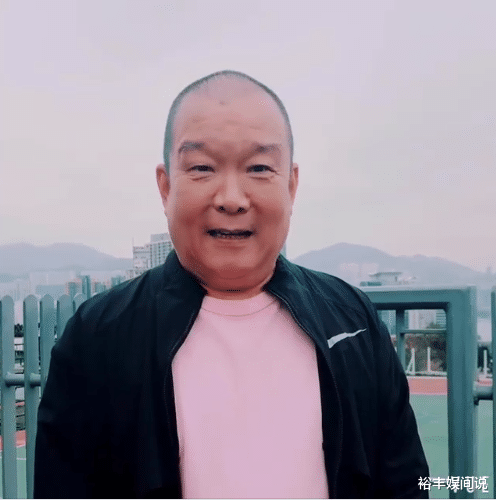 「林正英」他每年都会写长文思念师兄林正英！常被错认元彪，62岁仍受关注