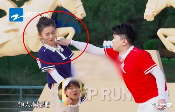 张大大|张大大玩游戏装虚弱，还对宋祖儿黄龄乱动手，跑男导演都很无语了