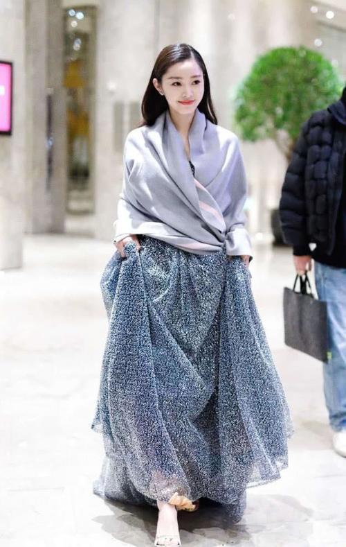 『宋轶』宋轶白到自带滤镜，说出美白方法很靠谱，比一年敷700张面膜有用