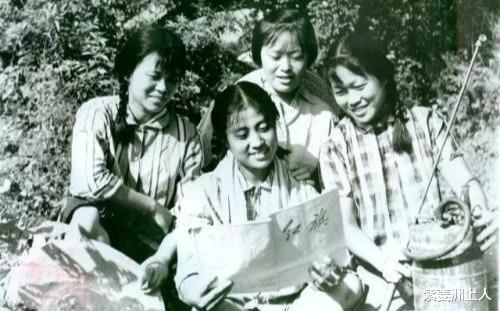 结婚▲50年前，那个因为一句玩笑话而嫁给农民的女知青，后来怎么样了？