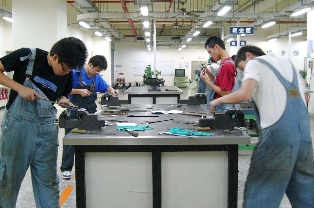 数学：这8个“挂科率”很高的大学专业，比高中还辛苦，但发展前景很好