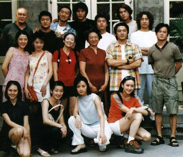 章子怡|20年前，章子怡跟随张艺谋上台领奖，下台后为什么张艺谋暴怒？