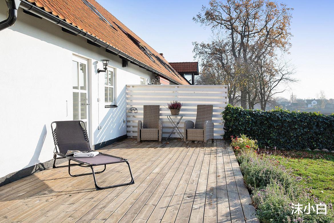 她一家3口回到农场，租住80平小房子过活，怎一个惬意了得？