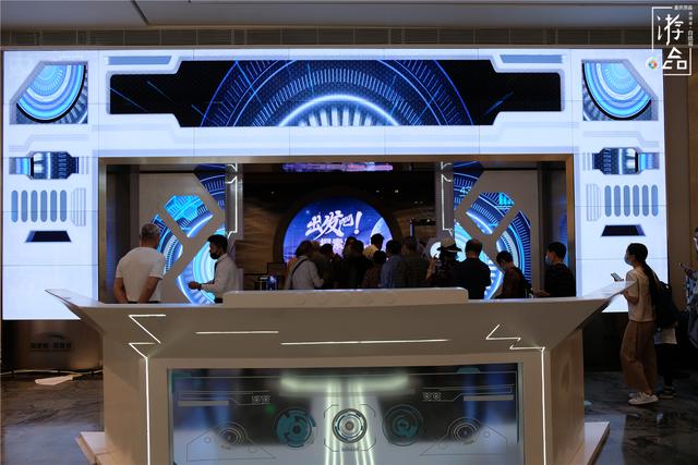 重庆▲180元的重庆来福士探索舱，加20元可升级VIP“插队”，你愿意吗？