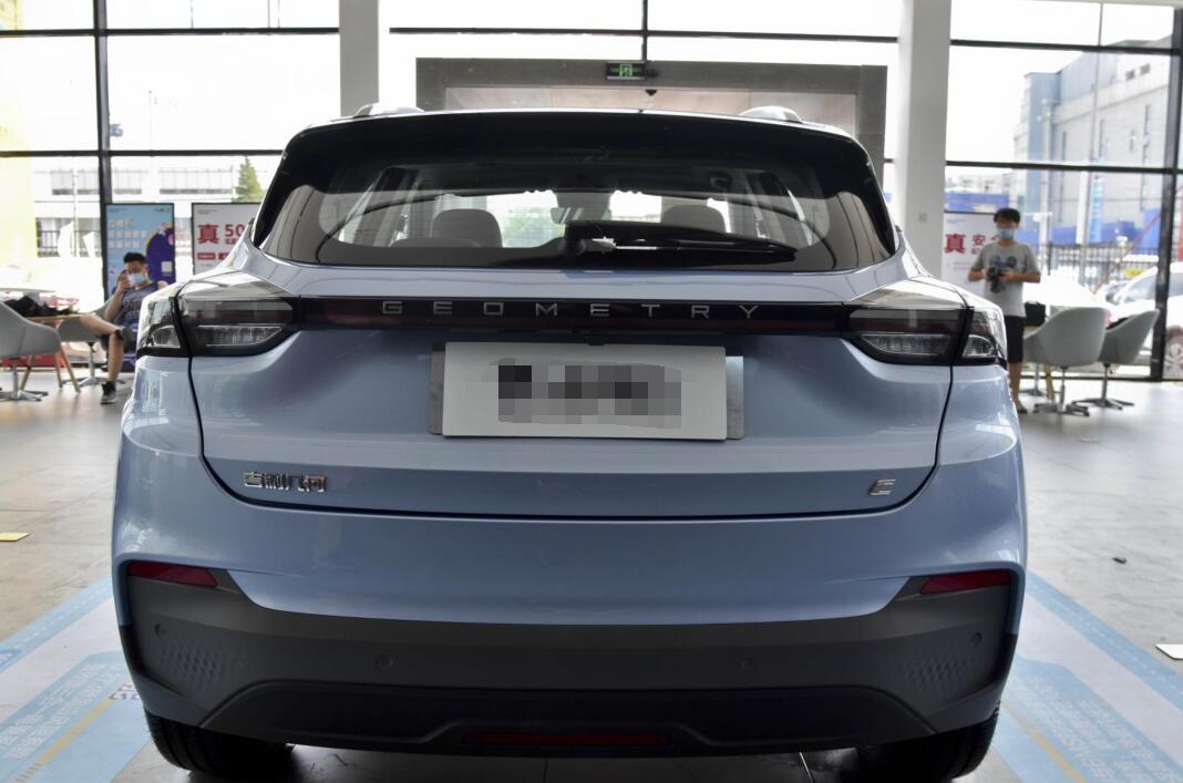 吉利汽车|吉利最强纯电SUV来袭，预售13万，续航500公里，比缤智还帅气