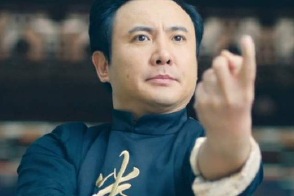 #贾玲#《王牌》后，关晓彤沈腾有新综艺，贾玲却“改行”，解锁新身份
