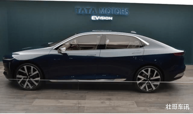 [本田雅阁]这台车若18万引进，可以放弃雅阁凯美瑞，无框门+4L油，太值了