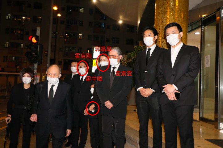 霍启刚|霍启刚奶奶出殡!郭晶晶带亲妈现身给足老公面子,3子女罕见同框