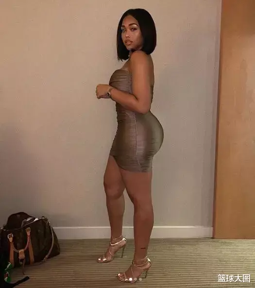 西蒙斯■贵圈真乱!西蒙斯绿得发光!布克和詹娜被拍到在车里……