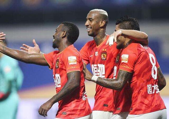 广州恒大|卡帅慌不慌!恒大死敌强势引进欧洲二流高中锋,造6外援豪华阵容