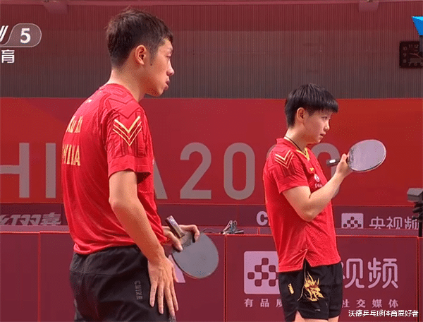 许昕|恭喜！国乒双打王许昕带小魔王4-3险胜进决赛，双王组合迎复仇战