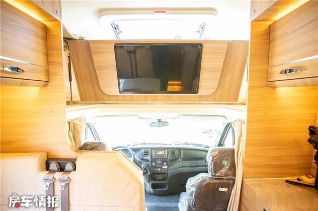 保时捷Macan▲再树亲民C型房车标杆！3.0T柴油机+宝马同款8AT，30多万能5口旅行