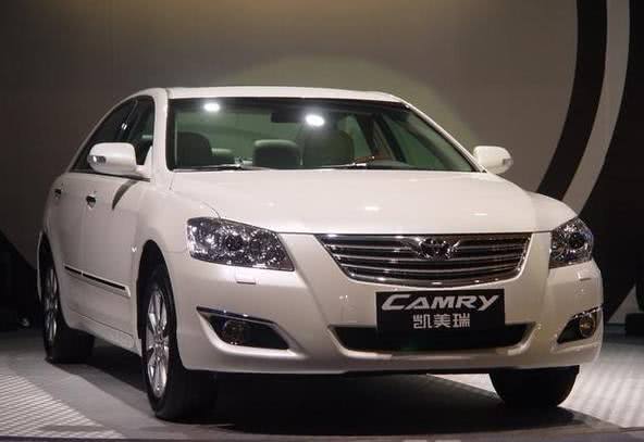 本田雅阁@开过凯美瑞再开雅阁,哪个更有档次?车主给出驾驶感受