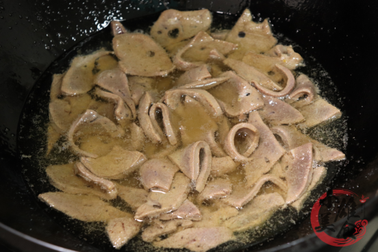 猪肝▲不管猪肝怎么做，这一步万万要有，去除毒素，口感嫩滑还不腥！