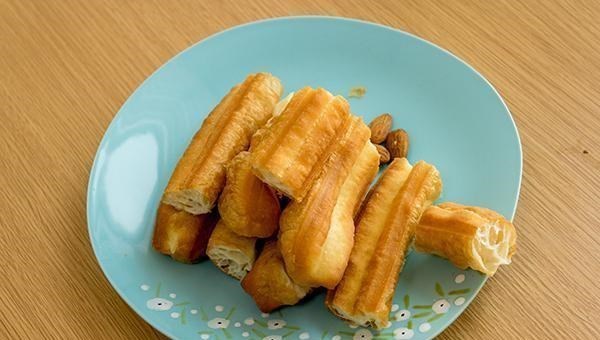 肝脏|一份伤肝食物的名单：尽量别往餐桌上端，为了肝脏，最好一口别碰