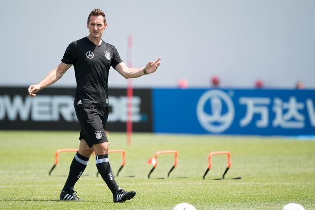 『克洛泽』克洛泽的天赋,比不上这几位球星,但是成就却超越了他们