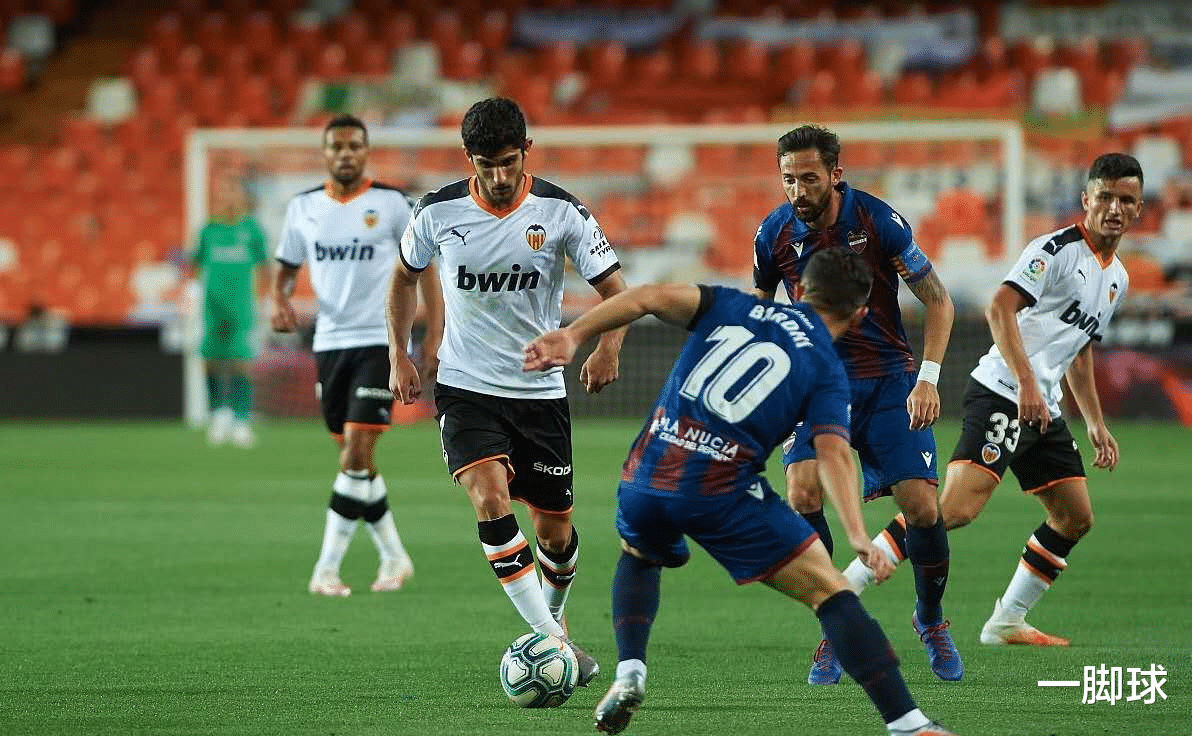 奥格斯堡|{一脚球}今日公推：勒沃库森vs奥格斯堡+莱万特vs维戈塞尔塔