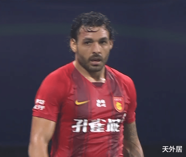 里卡多·高拉特|高拉特再次霸气破门！从指挥到头球一肩挑，他进国足还怕叙利亚？