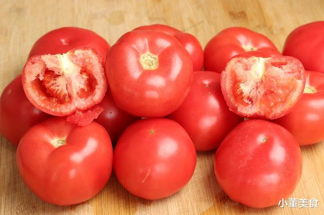 西红柿@买西红柿时,遇到这3种再便宜也不要买,我也是刚知道,涨知识