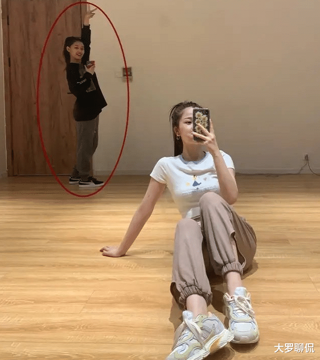 #虞书欣#她是千玺虞书欣的舞蹈老师，参加《创3》成神七，决赛时一鸣惊人