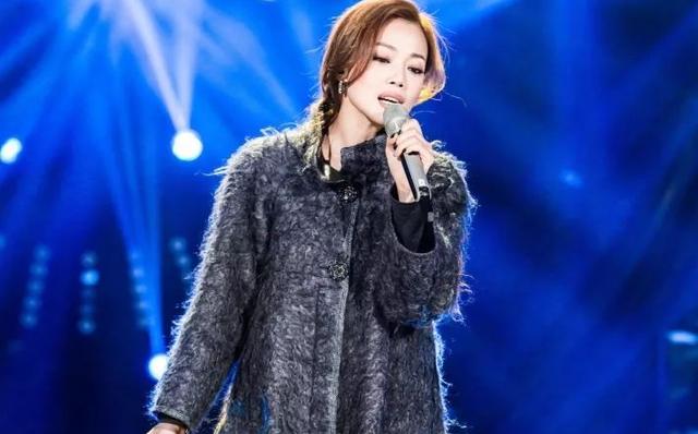 容祖儿|2019年，容祖儿开19场演唱会后病倒，从她体内抽出两盆黄色液体…