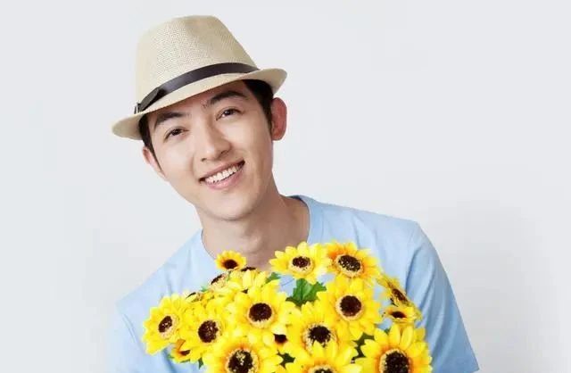 茭白■男人7个特征若“突出”,或是肾在向你发“捷报”:肾脏杠杠的