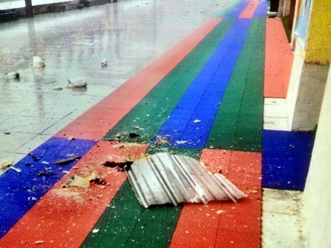 劳荣枝|愤怒！贵阳两男子31楼扔下垃圾，砸穿幼儿园雨棚……