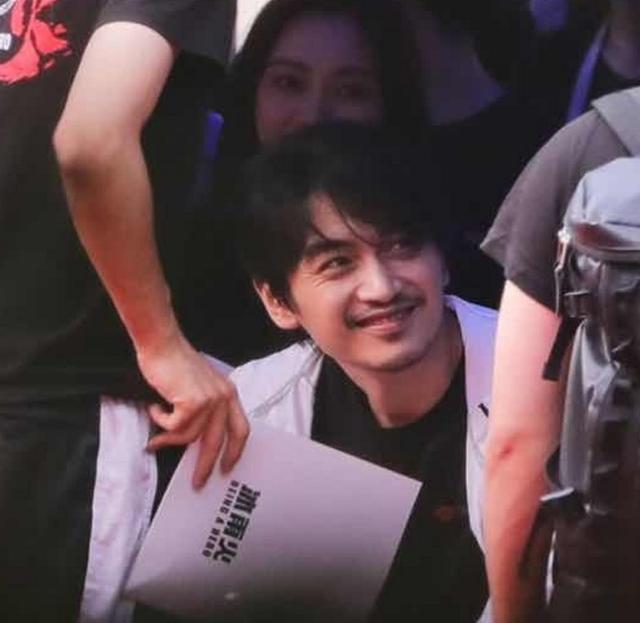 「何以笙箫默」陈晓新剧开机暴瘦，超man硬汉颜值刷新高！生图稳赢小10岁王一博