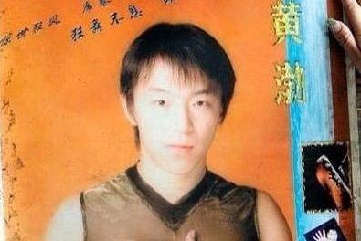 【黄渤】身背2条人命，出狱不久又“作死”，42岁高虎今住泳池豪宅十分气派