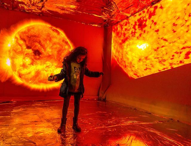 外星人|趣探索：NASA照片显示太阳上疑似藏有外星人