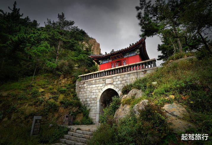 白石山|国庆游泰山别再人挤人，还有一条人少的隐蔽路线，看不一样的好风景