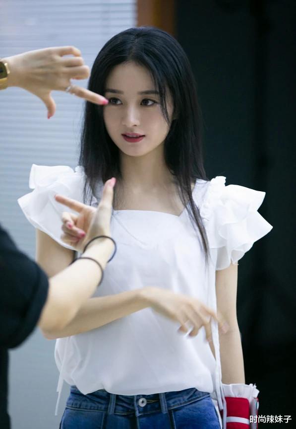赵丽颖|赵丽颖换发型堪比“整容”，剪初恋头变身少女，还是冯绍峰眼光好