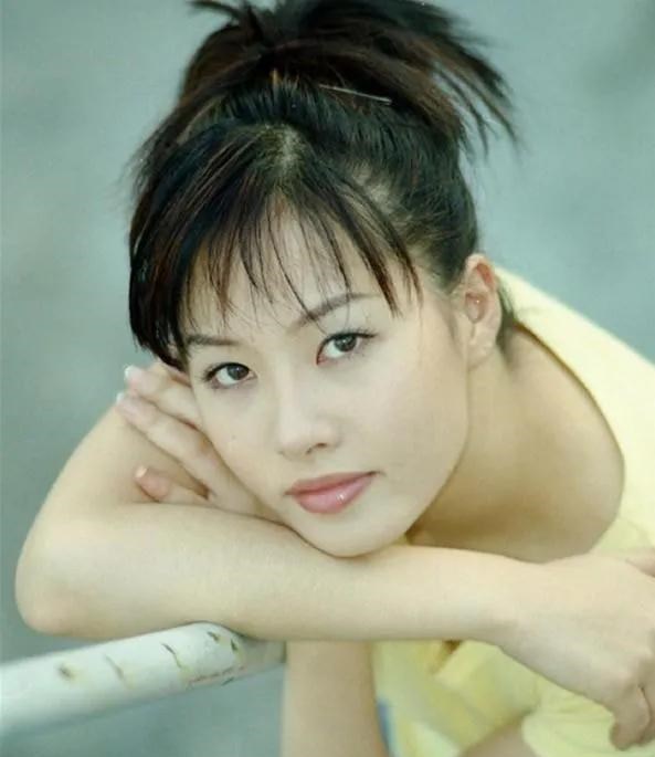 90年代韓國女星，金喜善讓人眼前一亮，全智賢真沒有張雨綺好看-圖7
