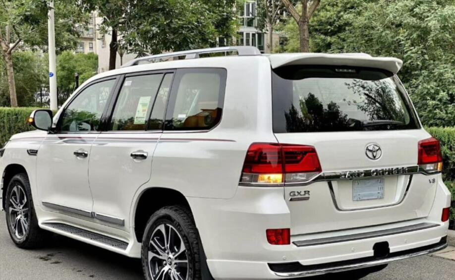 丰田|全新2021款丰田陆巡曝光！车长5米+7座大空间，预售56万比X5霸气