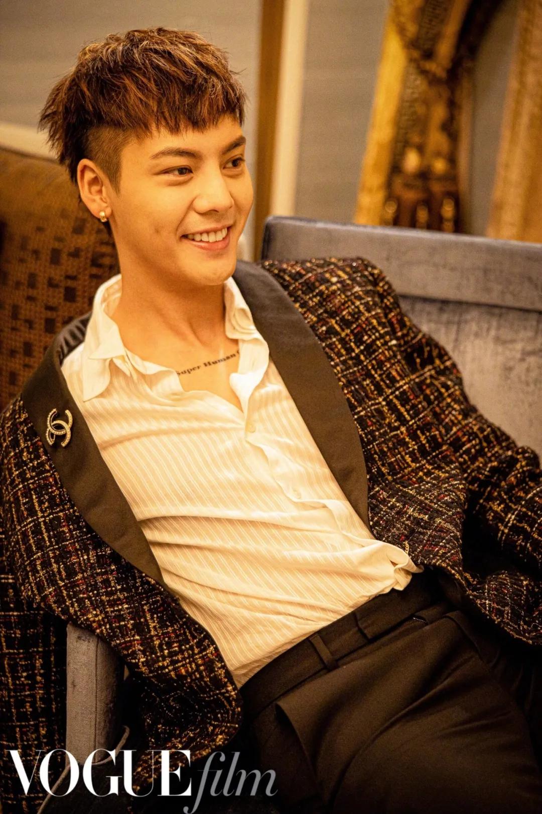 美杜莎|36岁陈伟霆:我腹肌8块、球鞋81w、拒绝欧阳娜娜…