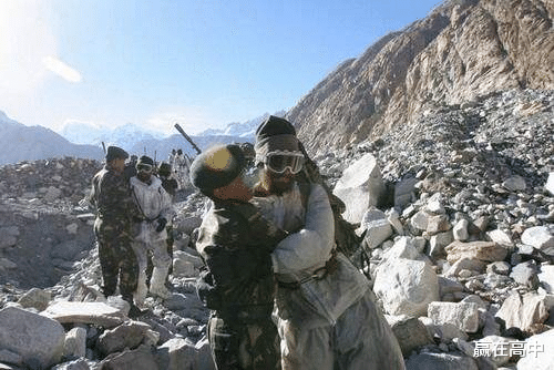 「印度」258： 0，大战一触即发！全票通过对印宣战！边境15个哨点军队全部集结完毕！