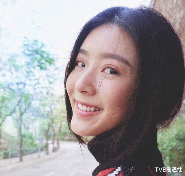 余香凝|恭喜!27岁香港著名女星晒婚纱照宣布结婚,其未婚夫首度曝光