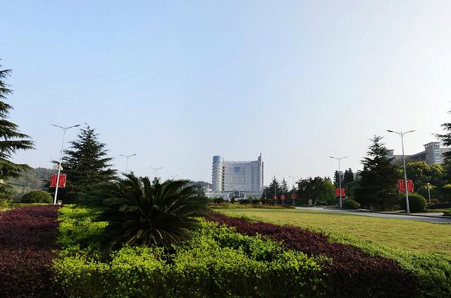 贵州@二本线就能读的医科大学，这3所实力还不错，最适合中等考生