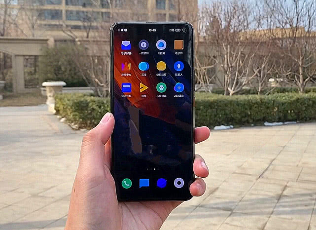 『iqoo neo』iQOO 3再次刷新价格，相差仅百元：凭什么比不上iQOO Neo3？