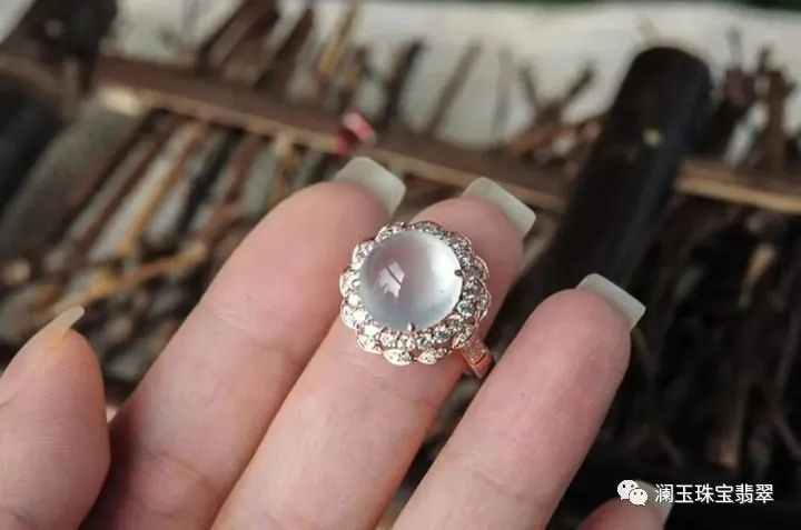 【凤眼菩提】翡翠颜色各有象征意义，你是否了解？