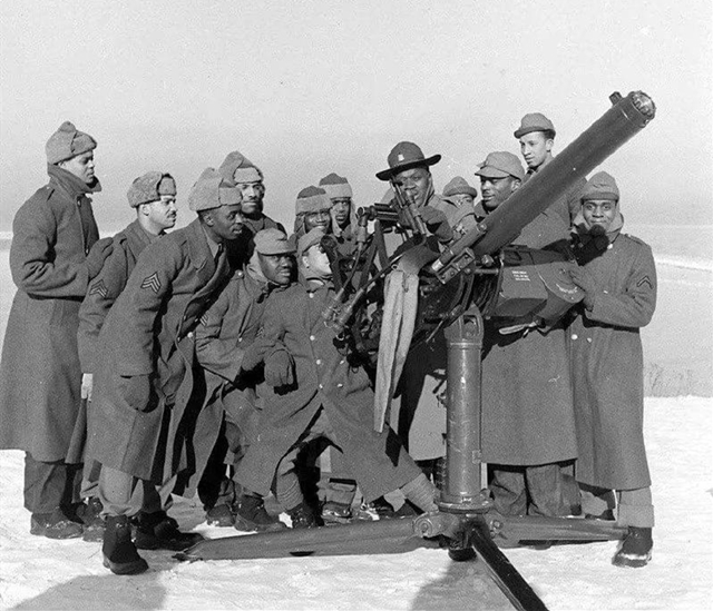 『高射炮』高射炮中的哈士奇，美国28毫米“芝加哥钢琴”四联装高射炮