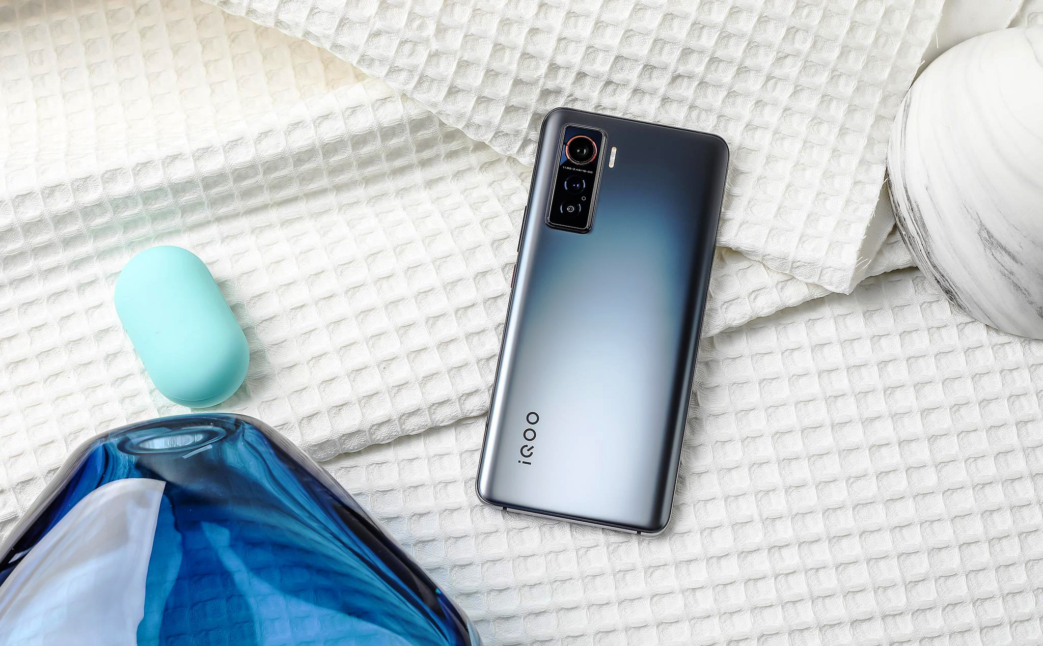 iqoo|拿什么对标小米，iQOO 5预约量惨淡，是否已失去了品牌初衷？