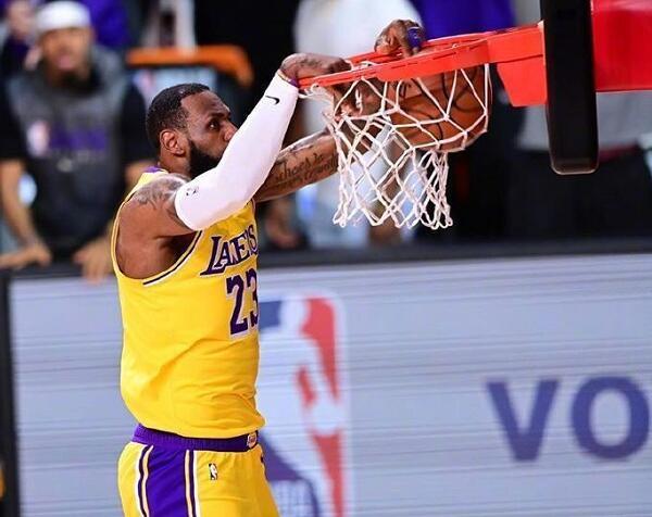 湖人队|狂轰50+21+12！詹眉不装了，垃圾兄弟状态复苏，湖人夺赛点！