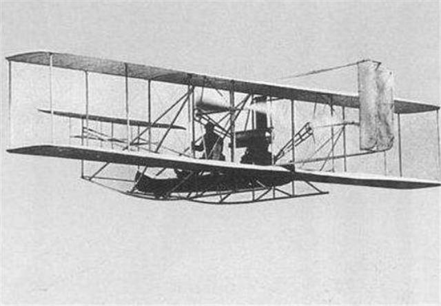 臆说古史|美国姑娘为实现“飞天梦”，花100万在背部植入翅膀，后来怎么样？