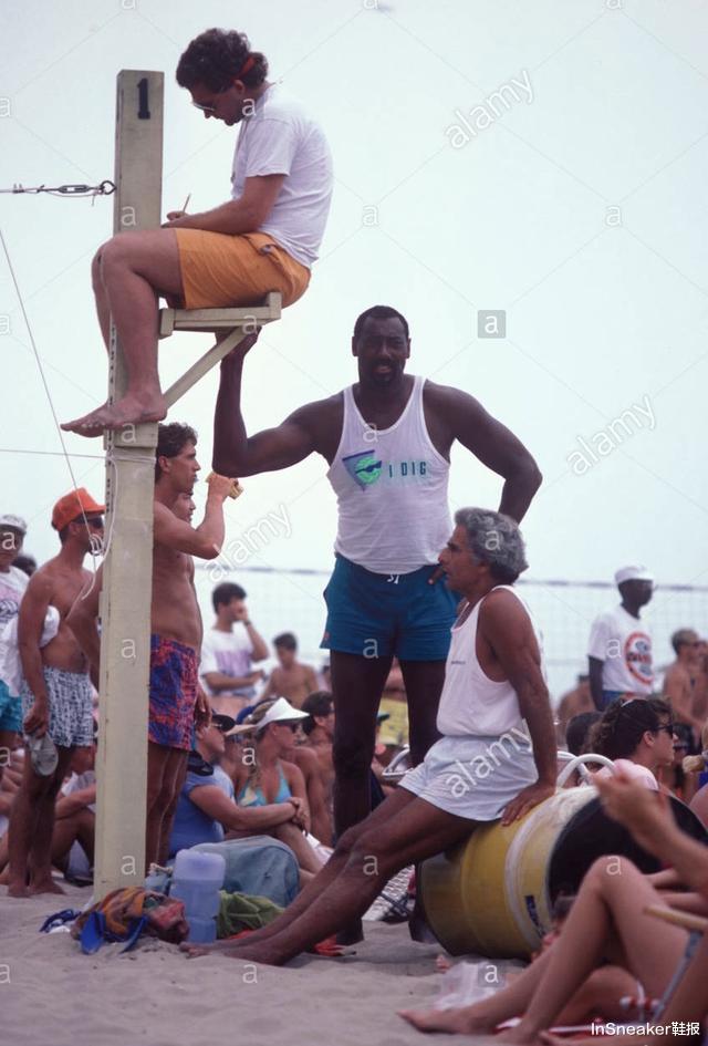 「张伯伦」当年49岁的张伯伦差点重返NBA，这究竟是怎么回事？