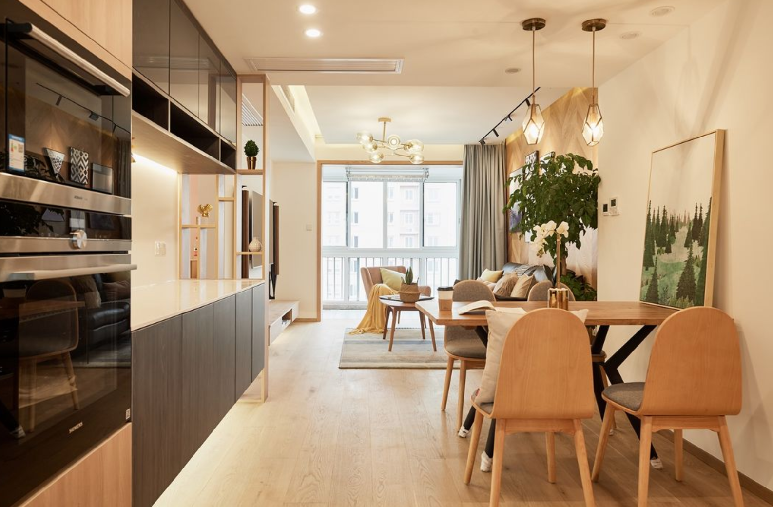 |为避开卫生间的门,她直接更改入户门位置,连邻居都说巧妙