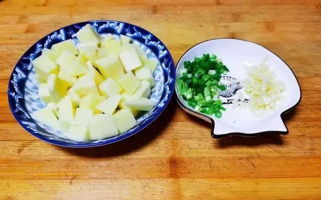 「番茄土豆汤」脂肪最怕它，吃一碗等于跑40分钟，晚餐这么吃，体重轻松下降