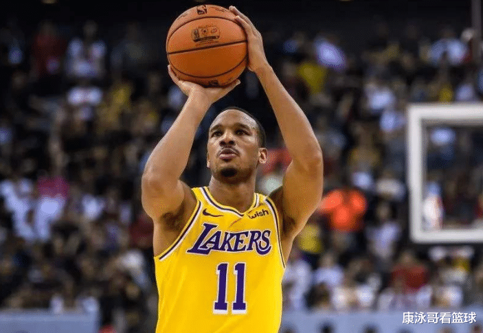 湖人队|9分2板1助！加盟湖人白捡一个总冠军，他决定留队，这对湖人连冠有利